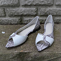 Відкриті балетки з фігурним вирізом