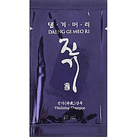 Daeng Gi Meo Ri Vitalizing Shampoo Укреплюящий витаминизированный шампунь на основе трав 10 мл