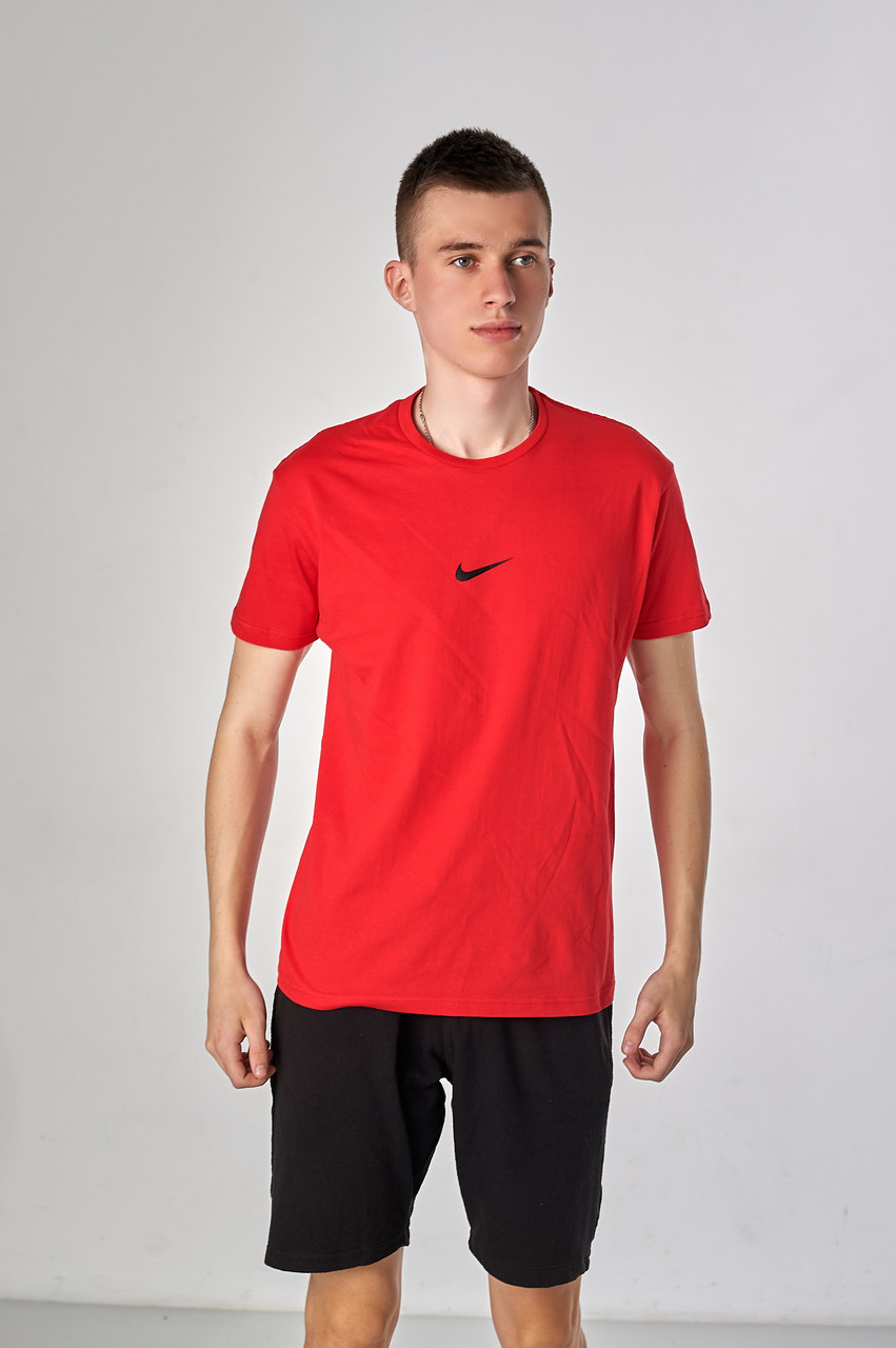 Чоловіча футболка Nike, червоного кольору