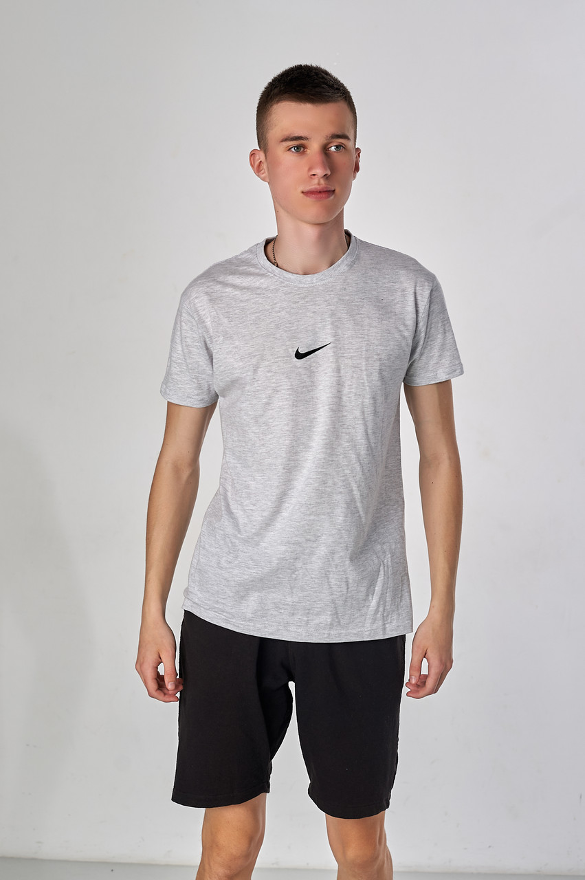 Чоловіча футболка Nike, сірого кольору, фото 1