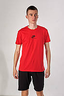 Чоловіча футболка Nike, червоного кольору