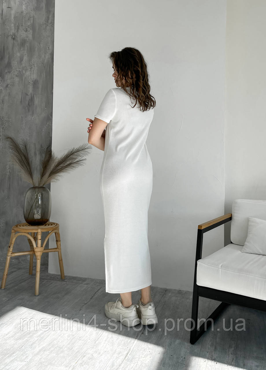 Длинное женское платье в рубчик с коротким рукавом белый, размер 40/44 (XS-M) - фото 5 - id-p1864163323