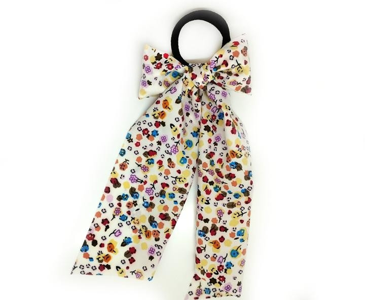 Гумка для волосся бант Твіллі білий з квітами, фото 1