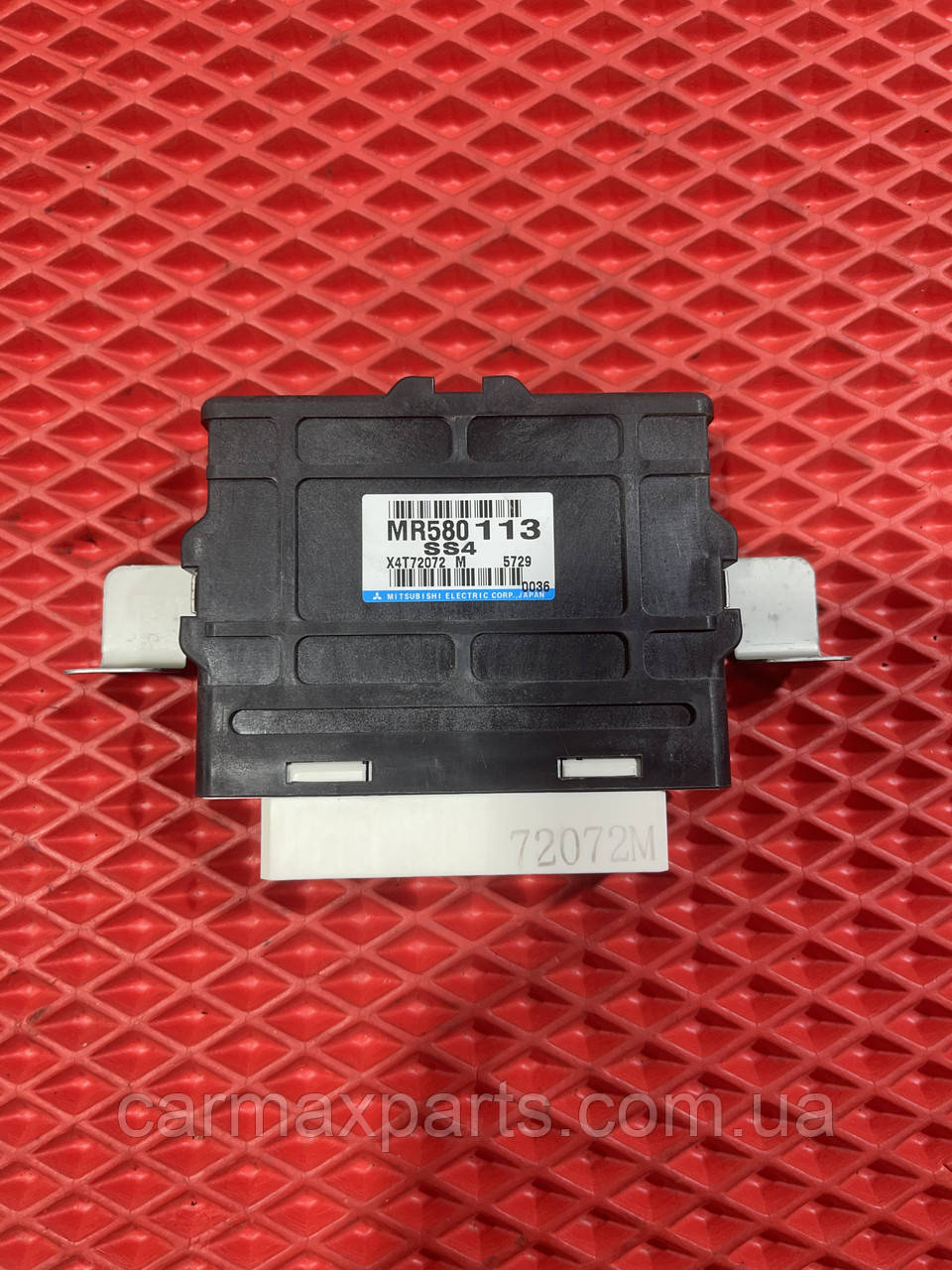 Блок керування повним приводом індикацією 4WD Mitsubishi Pajero Wagon III 00-07 MR580113
