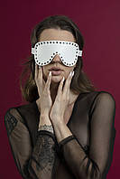 Маска на очі з заклепками Feral Feelings - Blindfold Mask, натуральна шкіра, біла - SO3417