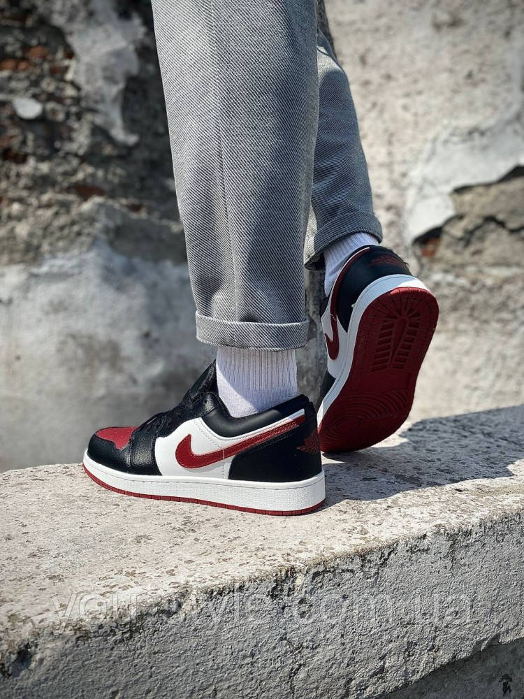Burgundy low top best sale jordans