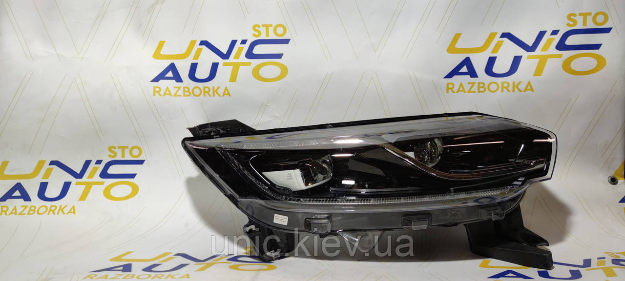 Фара права Рено Еспейс, нова 260108934R (є дефект)