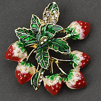 Брошка металева на золотистій основі полуничка зі стразами покрита кольоровою емаллю розмір 35х35 мм