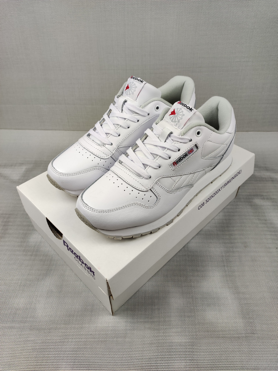Reebok hotsell originals white