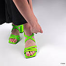 Трендові салатові жіночі шкіряні босоніжки на підборах, фото 6