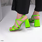 Трендові салатові жіночі шкіряні босоніжки на підборах, фото 8