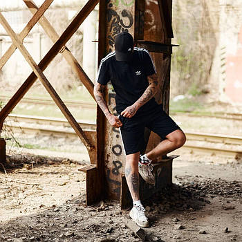 Чоловічий літній костюм Adidas Футболка + Шорти + Шкарпетки в подарунок чорний Адідас на літо