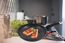 Сковорода багатошарова UNIQUE UN5136, сковорідка з гранітним покриттям, сковорідка 26 см колір Темно-сіра