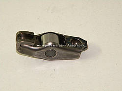 Коромисло клапана двигуна 2.3 dCi Рено Майстер III - RENAULT (Оригінал)7701062311