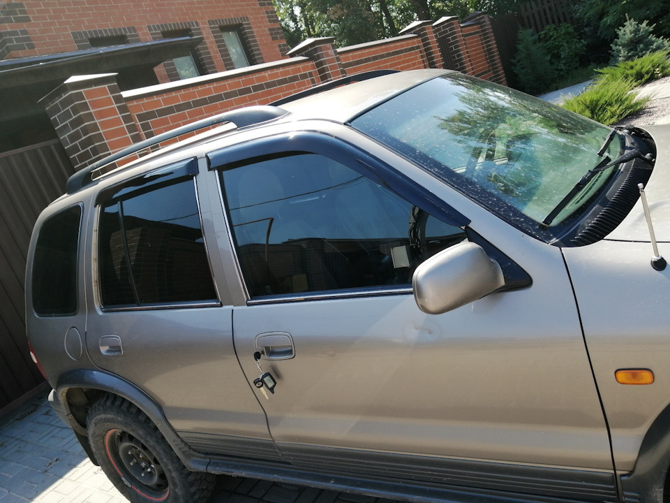 Дефлектори вікон (Ветровики) Kia Sportage 1996-2004