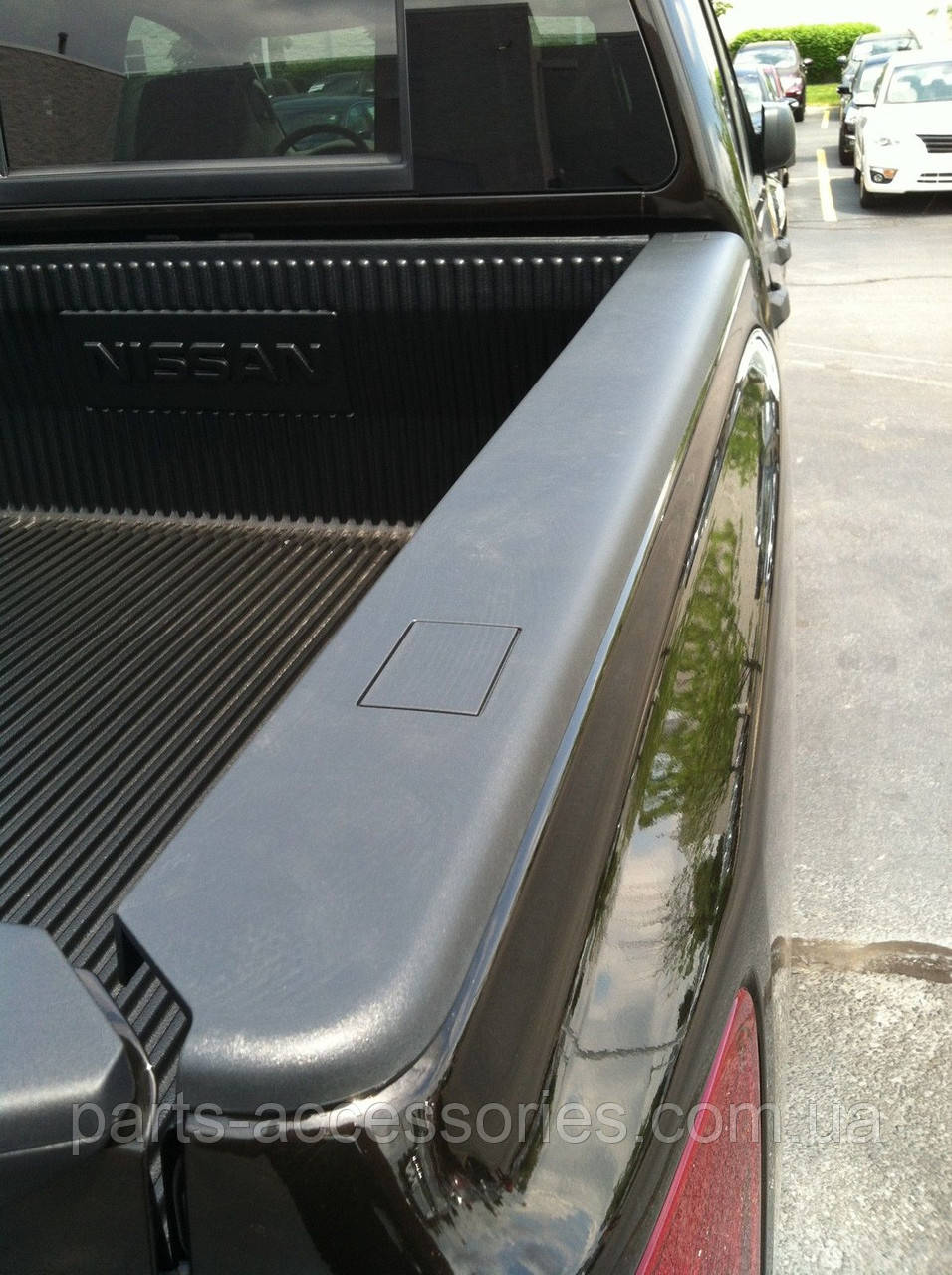 Nissan Titan 2004-2015 Накладка на багажник права Нова Оригінал, фото 1