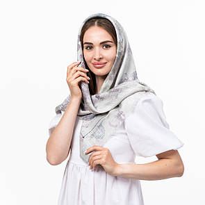 Тоненька кашемірова хустка розміром 100х100 см з абстрактним принтом