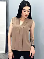 Женская лёгкая блузка без рукавов в классическом стиле