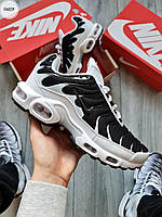 Белые с черным мужские кроссовки Nike Air Max Plus Tn. Молодежная обувь для парней Найк Аир Макс.