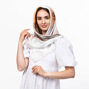 Тоненька кашемірова хустка розміром 100х100см з квітковим принтом