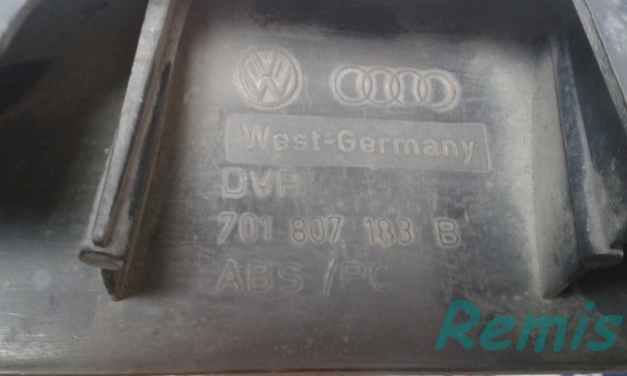 Накладка бампера б/у VW Transporter T4 (701 807 183 B, 701807183B) - фото 3 - id-p1865596821