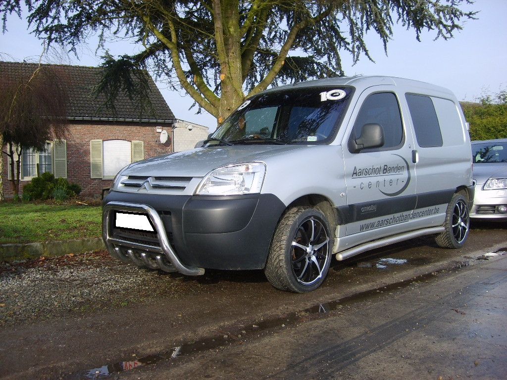 Бічні підніжки труби із проступями Citroen Berlingo 1998-2008+ дуги пороги