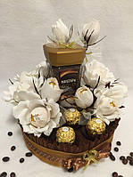 Торт букет з цукерок Ferrero троянди Ферреро Роше і кавою Nescafé Gold 190 г. коричневий