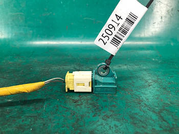 Датчик удару FIAT 500L 12- ХЕТЧБЕК перед.прав. (б/у)