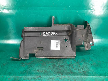 Дефлектор радіатора DODGE DART 12-16 лев. (б/у)