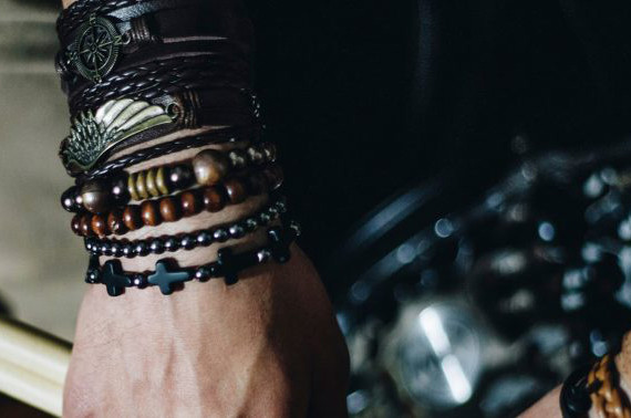 Чоловічі браслети зі шкіри та каменю