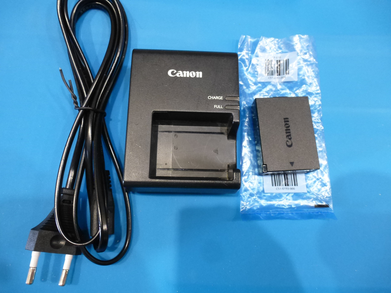 Зарядний Canon LC-E10E Оригінал 100% і батарея Canon LP-E10 комплект.