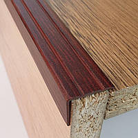 Сходовий кутовий поріжок 24*18 УЛ 121 "під дерево" Махагон (фарбований), 2.7 м