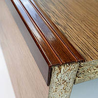 Сходовий кутовий поріжок 24*18 УЛ 121 "під дерево" Горіх (фарбований), 2.7 м