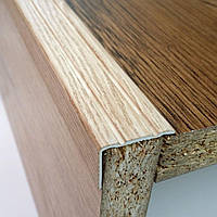 Сходовий кутовий поріжок 24*18 УЛ 121 "під дерево" Ясен (фарбований), 2.7 м