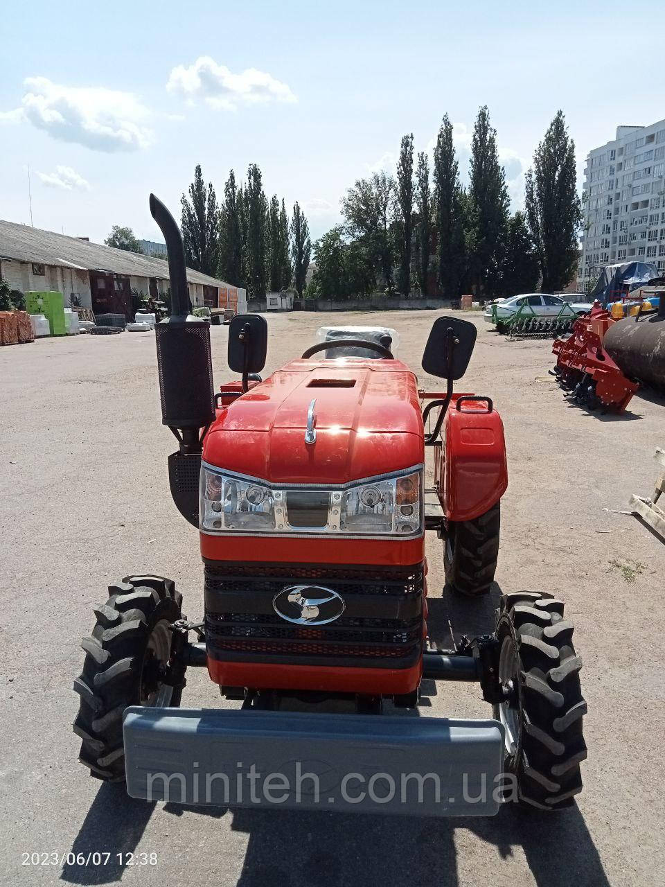 Трактор SHIFENG SF-240L(задній привід,радіатор збоку) - фото 4 - id-p1321599668