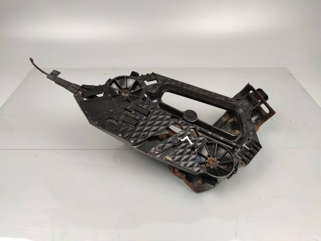 Кронштейн кріплення фари лівий Skoda Octavia A5 1Z0941339 у зборі, фото 1