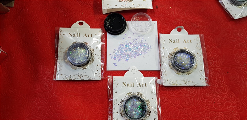 Декор бите скло в баночці.