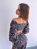 Квітковий жіночий костюм топ із зав'язками на талії та спідниця міді з розрізом Kb1648, фото 2