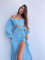 Квітковий жіночий костюм топ із зав'язками на талії та спідниця міді з розрізом Kb1648, фото 5