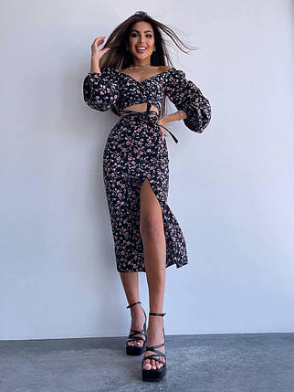 Квітковий жіночий костюм топ із зав'язками на талії та спідниця міді з розрізом Kb1648, фото 1