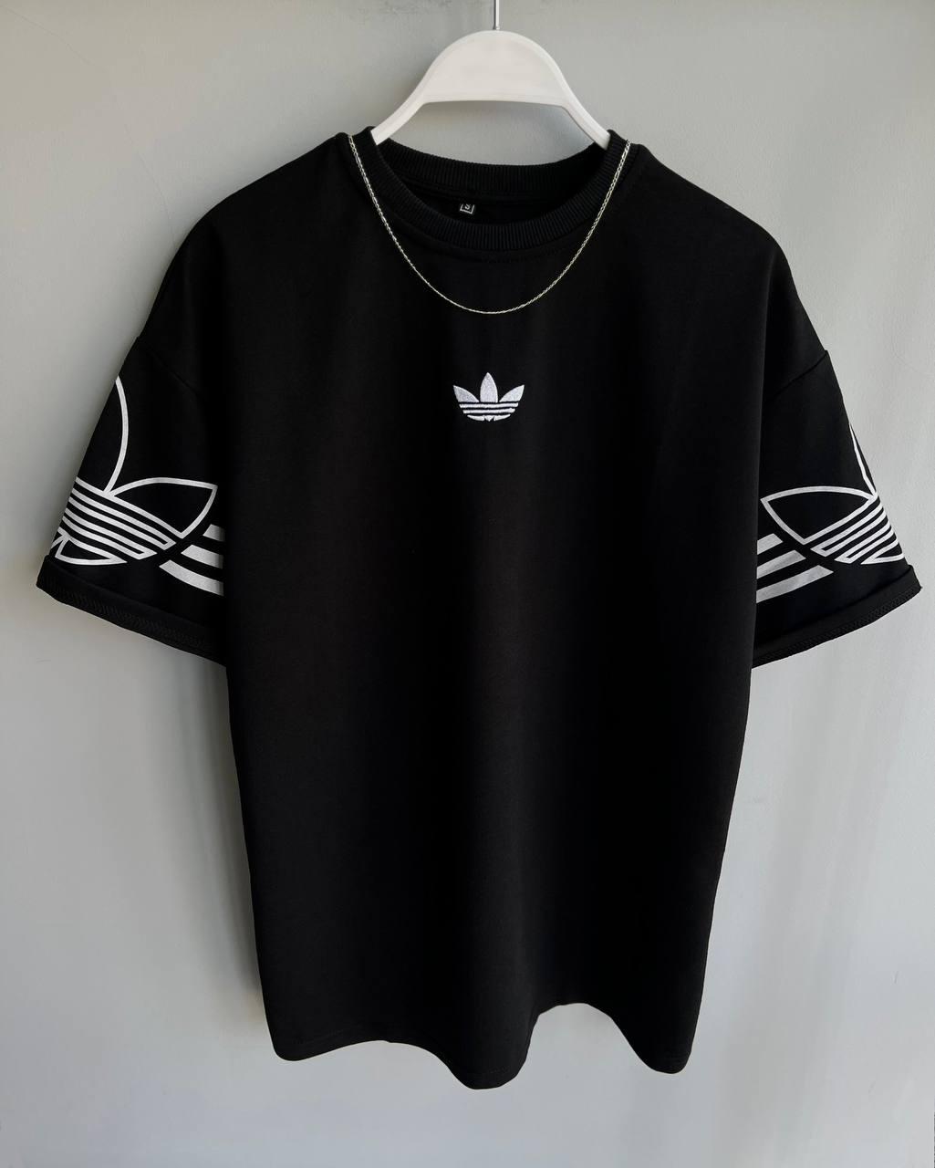 Чоловіча футболка Adidas M1542 чорна L