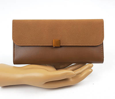 Жіночий гаманець на кнопці місткий 19х9х2.5 коричневий