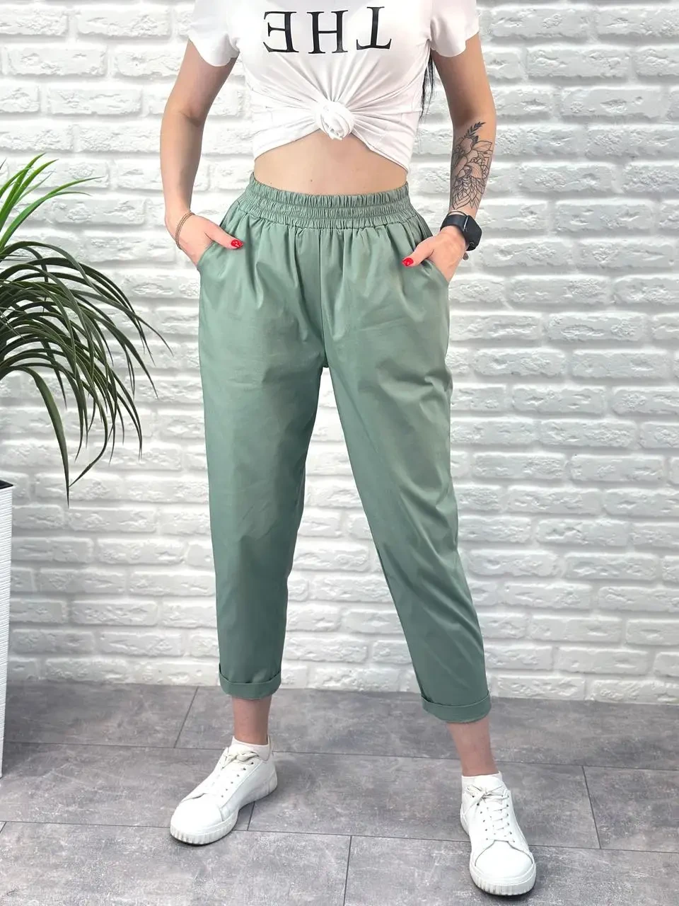 Літні жіночі штани з бічними кишенями фісташкового кольору