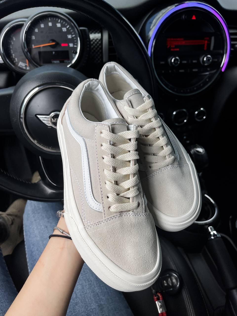 Класне жіноче взуття Vans. Модні жіночі кеди Ванс весна осінь.