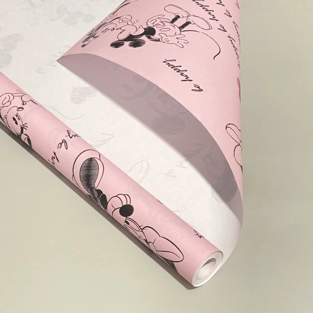 Подарунковий папір в рулоні Міккі і Мінні на рожевому, 70см х 10м