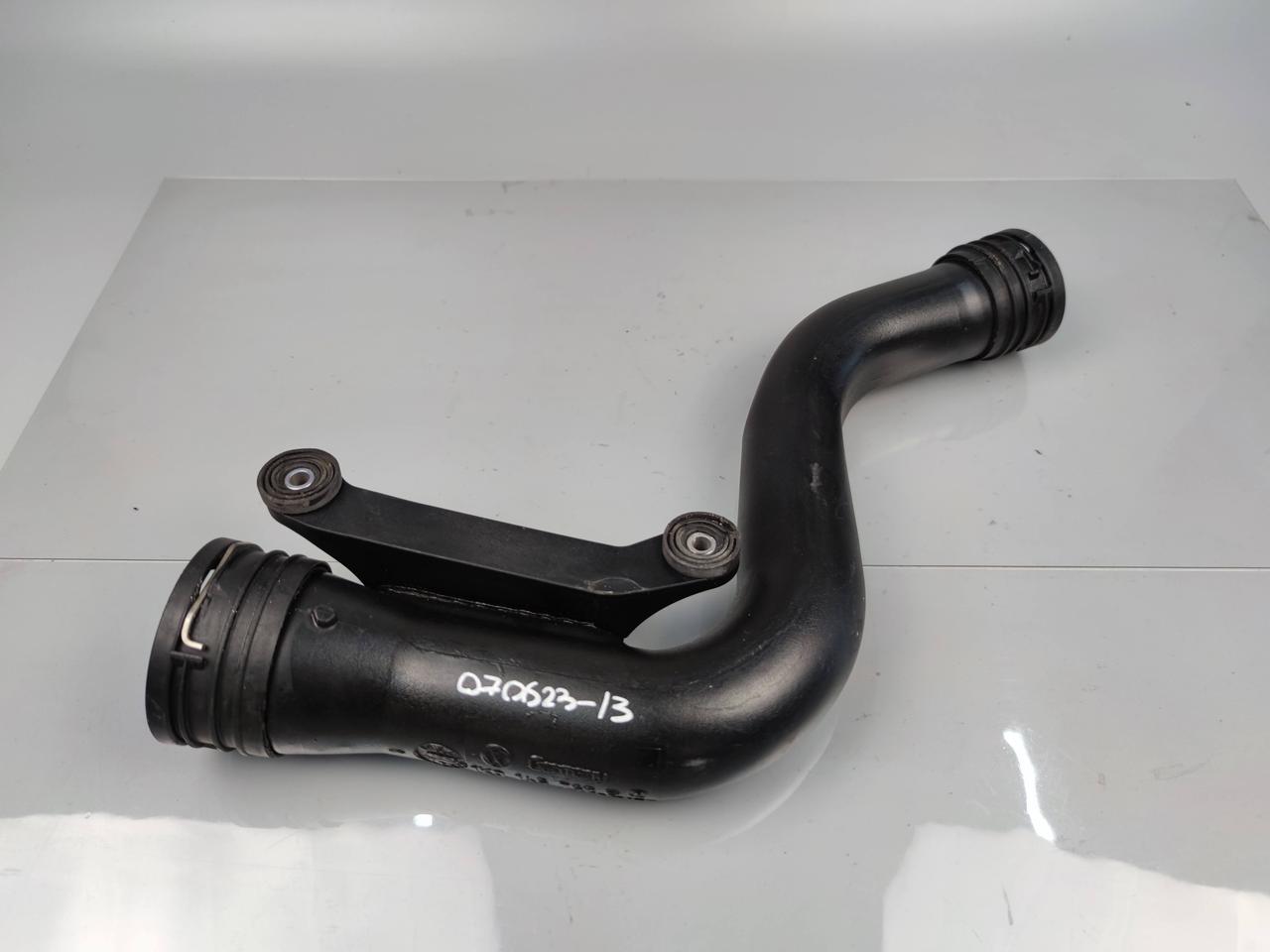 Патрубок інтеркулера правий SKODA OCTAVIA A5 1K0145762P