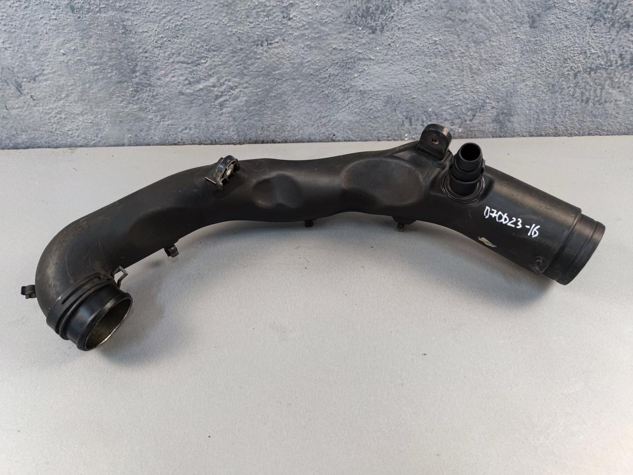 Патрубок інтеркулера Skoda Octavia A5 1K0129654S