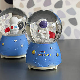 Куля водяна сніжна "Космонавт", блакитна, середня, Снежный шар "Космонавт, космос" 2321-12 (2199-24)