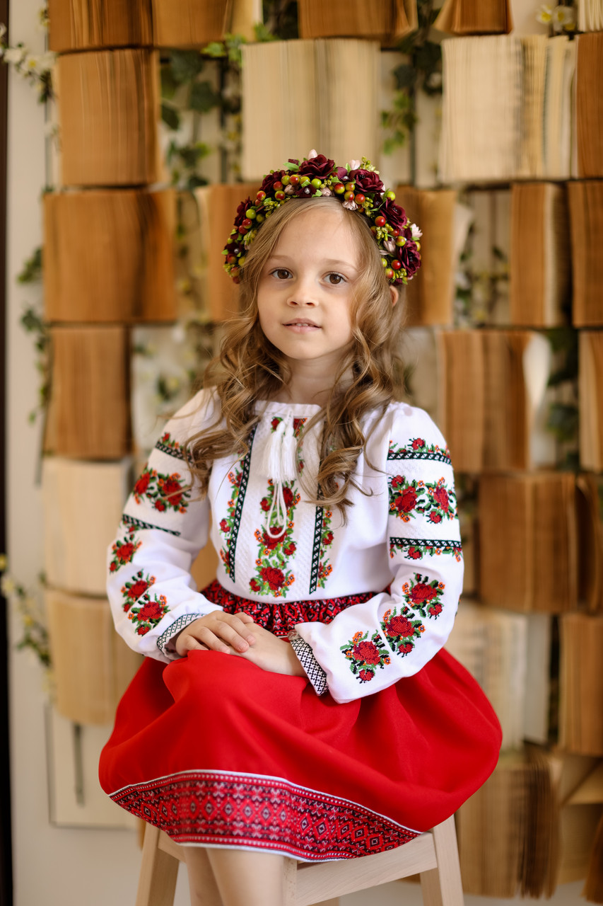 Вишиванка для дівчинки Загадка бордова