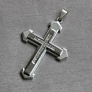 Хрестик темно сріблястий у стразах із медичної неіржавкої сталі 316L від Stainless Steel розмір 60 х 40 мм